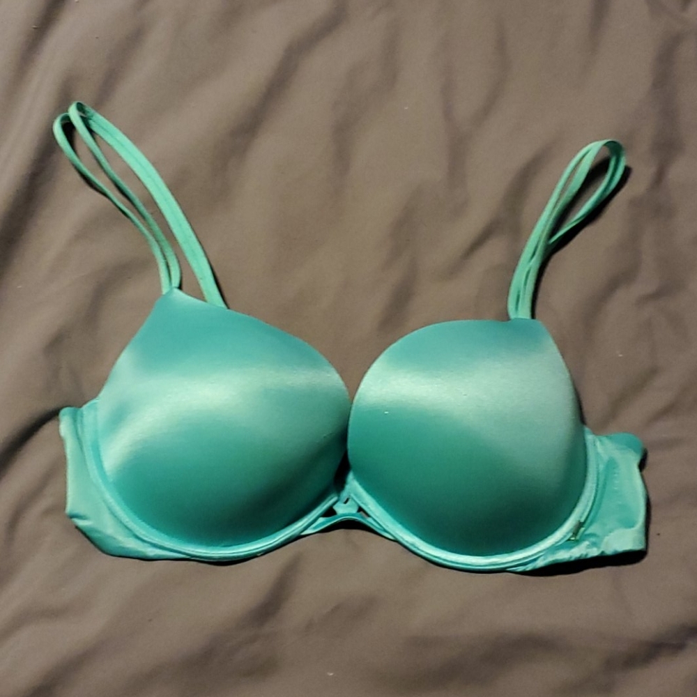 SOLD. Victoria's secret very sexy pushup 36C